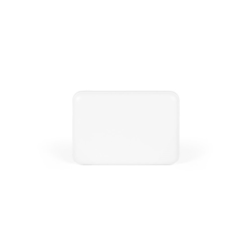 Savon blanc rectangulaire sur fond blanc
