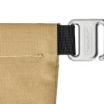 Bord de sac beige avec boucle métallique
