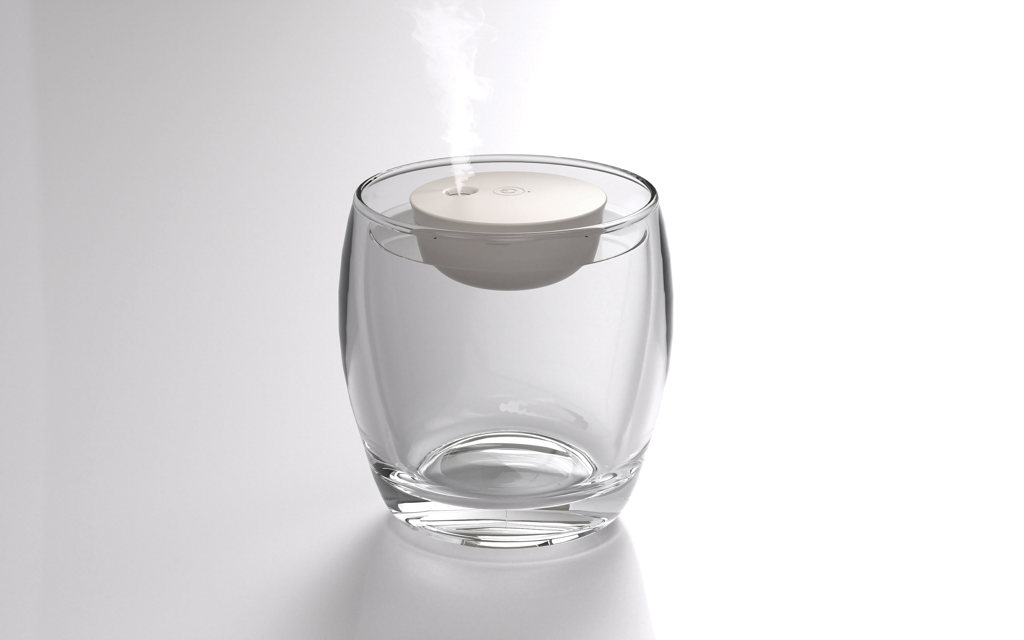 Diffuseur d’arômes blanc dans un verre transparent