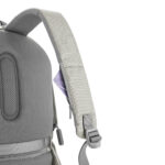 Bretelle de sac à dos gris avec carte insérée