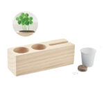 Kit de plantation en bois avec graines et pot.