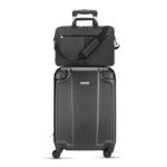 Valise noire avec sac assorti sur le dessus