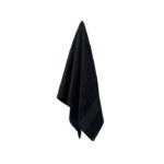 Serviette de bain noire suspendue