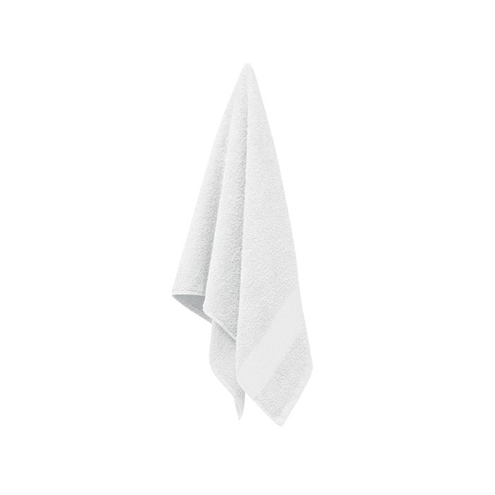 Serviette de bain blanche accrochée