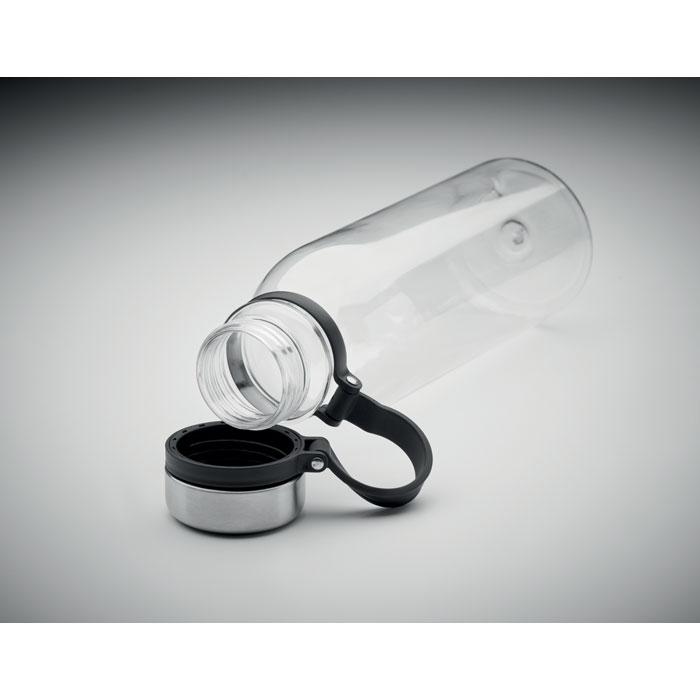Bouteille d’eau transparente avec bouchon ouvert