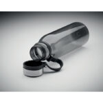 Gourde en plastique gris avec bouchon ouvert