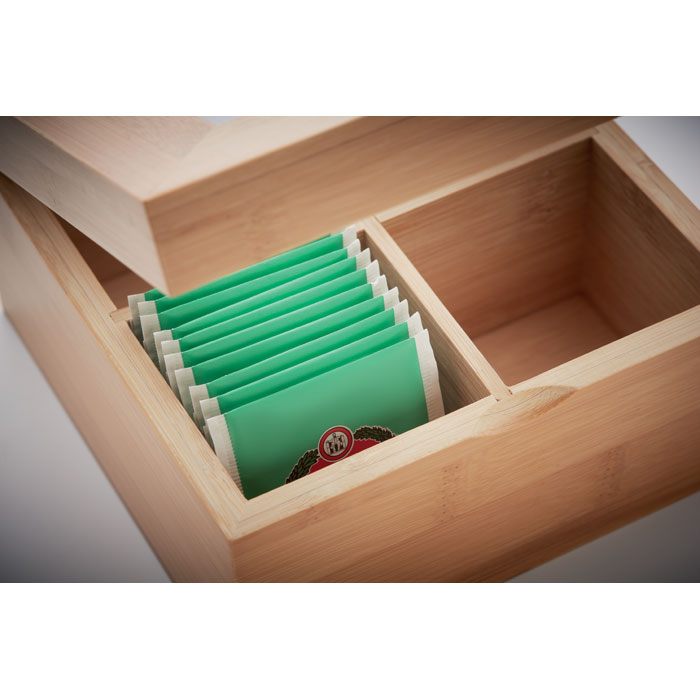 Boîte en bois avec sachets de thé verts