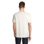 Homme portant un t-shirt blanc vu de dos
