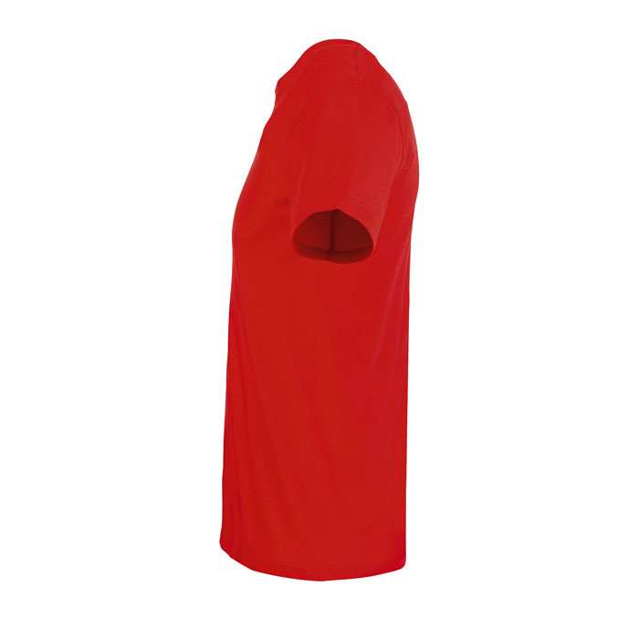 T-shirt rouge simple vu de côté