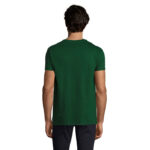 Homme portant un t-shirt vert uni de dos