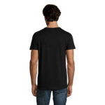 Homme portant un t-shirt noir vu de dos