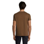 Homme portant un t-shirt marron vu de dos