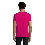 Homme portant un t-shirt rose uni vu de dos