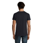 Homme portant un t-shirt noir vu de dos