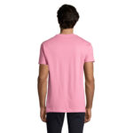 Homme portant un t-shirt rose uni vu de dos