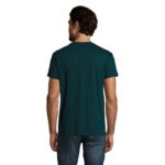 Homme portant un t-shirt vert foncé vu de dos