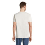 Homme portant un t-shirt blanc vu de dos