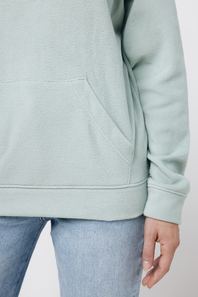 Sweat à capuche vert clair et jean bleu