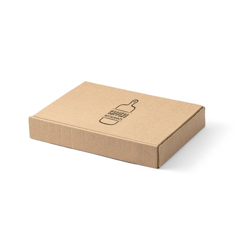 Boîte en carton plate fermée sur fond blanc