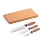 Ensemble de trois couteaux de cuisine avec boîte.