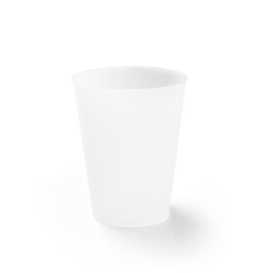 Gobelet en plastique blanc vide sur fond clair