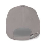 Arrière d'une casquette grise ajustable