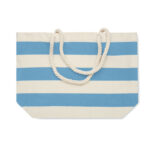 Sac de plage rayé bleu et blanc.