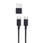 Câble USB et deux connecteurs USB-C noirs
