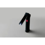 Lampe torche noire avec bras lumineux pliable