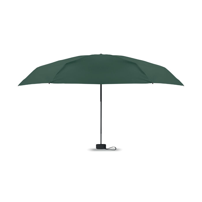 Parapluie vert foncé ouvert sur fond blanc.