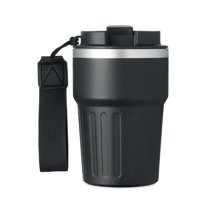 Tasse de voyage noire avec poignée.
