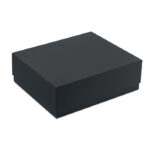 Boîte cadeau noire rectangulaire fermée