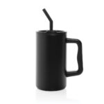 Tasse noire avec paille réutilisable