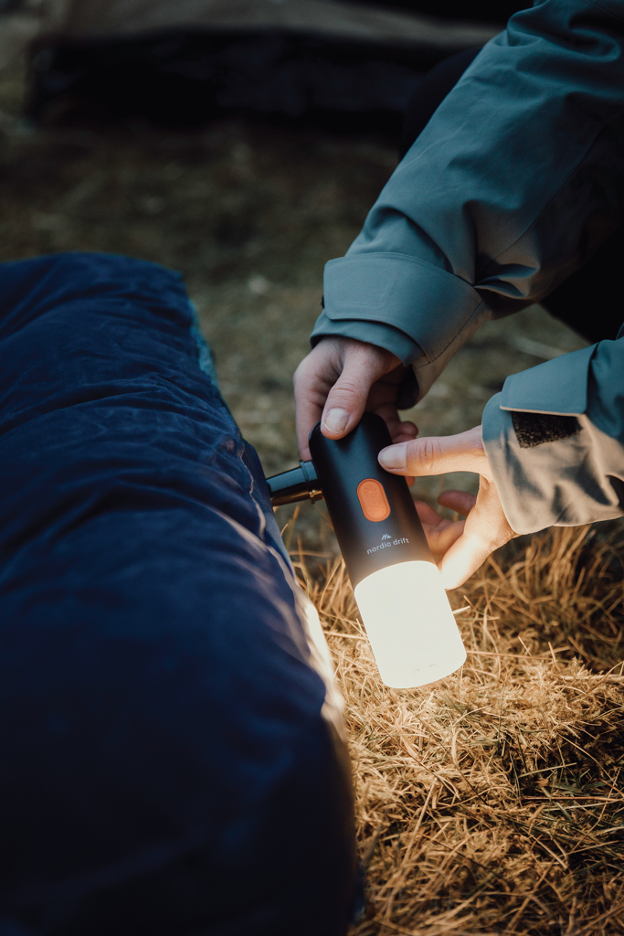 lampe de camping avec pompe à air nordic drift titan