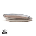 Deux assiettes ovales en céramique empilées