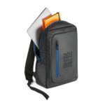 Sac à dos urbain gris avec ordinateur portable