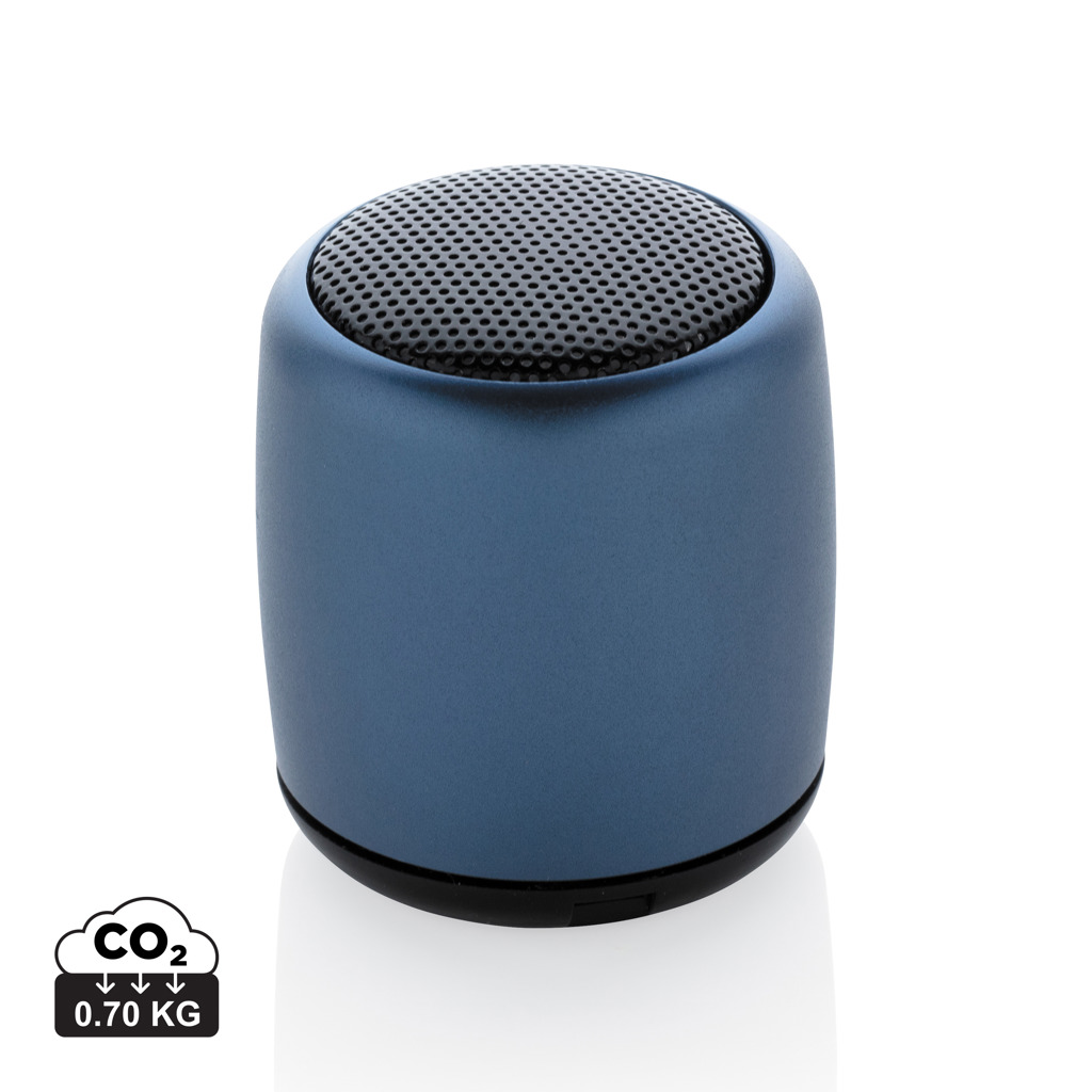 Enceinte Bluetooth cylindrique bleue sur fond blanc