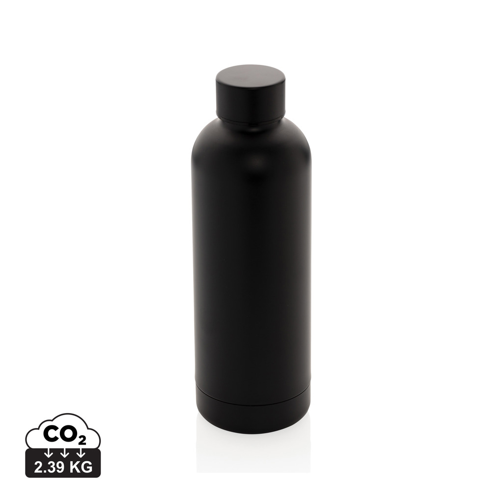 Bouteille réutilisable noire mate sur fond blanc