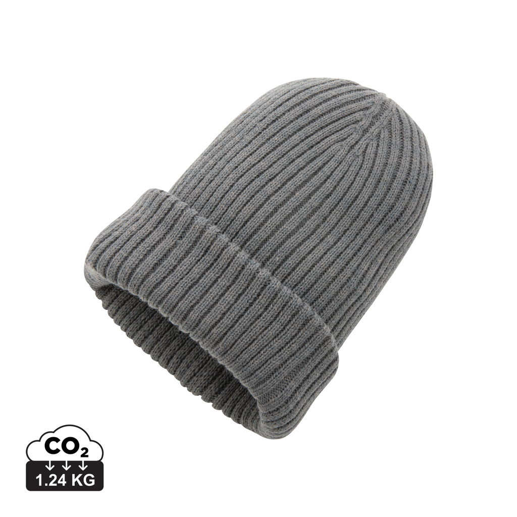 Bonnet gris en maille côtelée