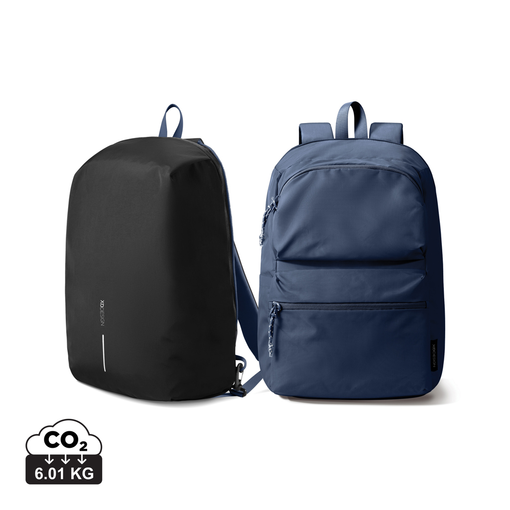 Deux sacs à dos modernes noir et bleu