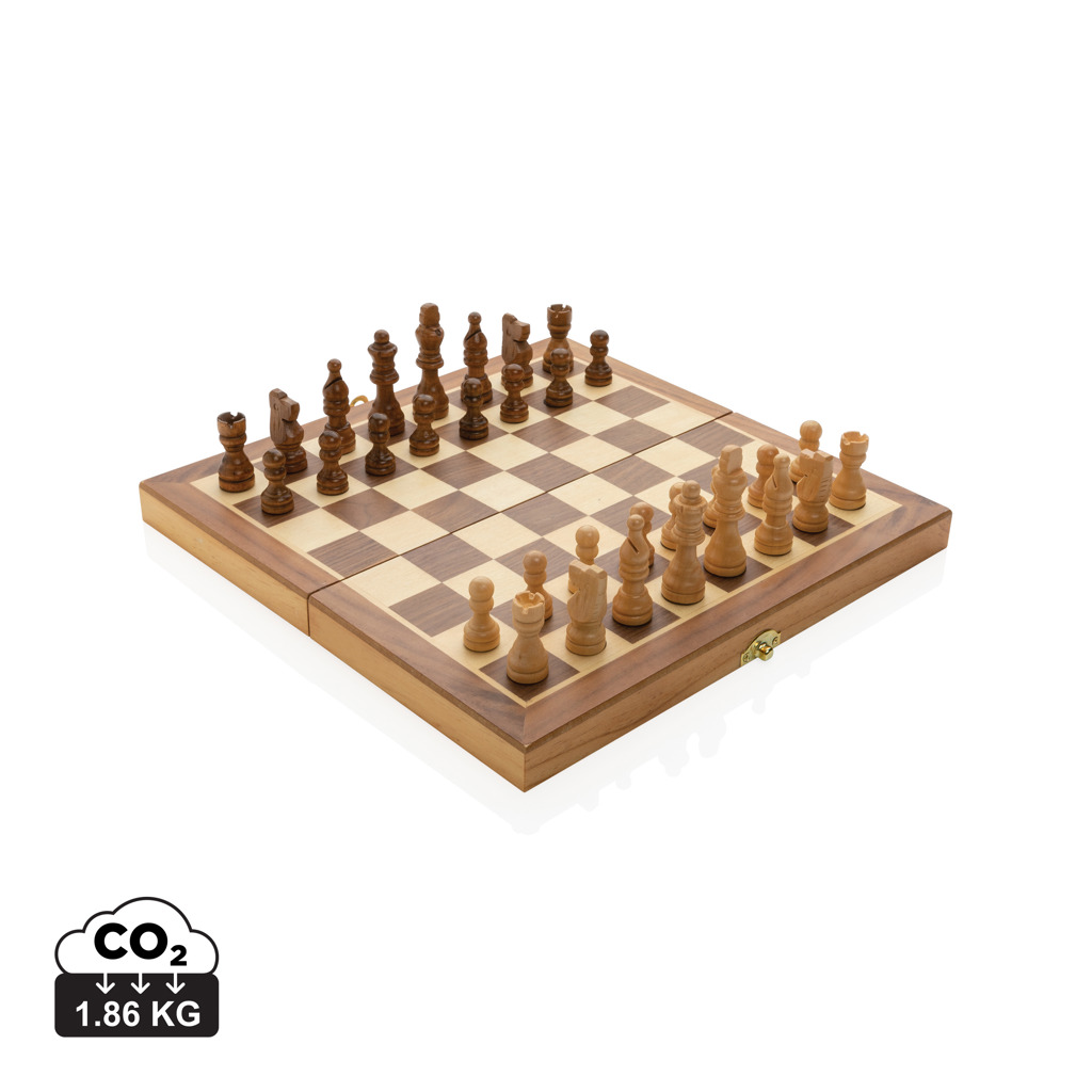 Jeu d’échecs en bois avec pièces alignées