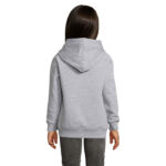 Enfant portant sweat à capuche gris, vue arrière