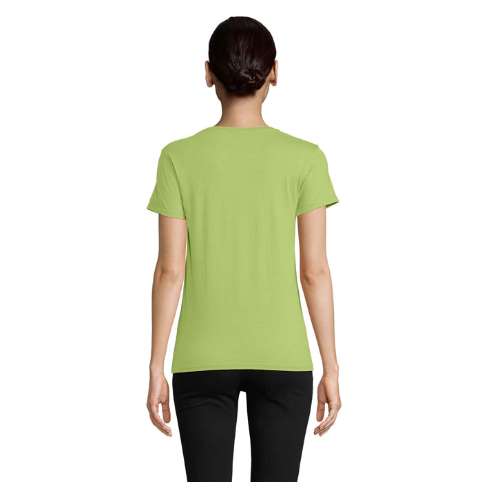 Vue arrière d’un t-shirt vert femme