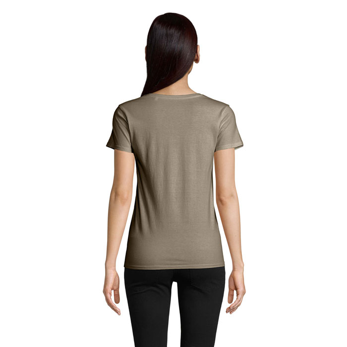 Dos femme portant t-shirt beige uni