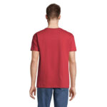 Homme de dos portant un t-shirt rouge