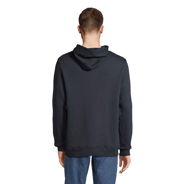 Homme de dos portant sweat à capuche noir