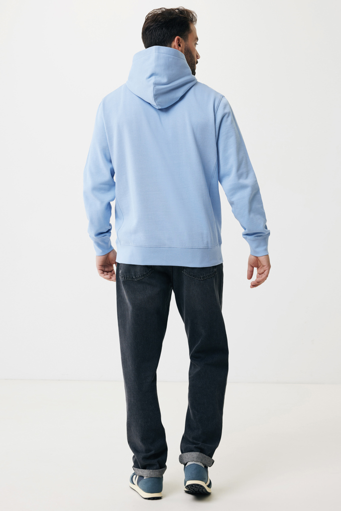 Homme de dos en sweat à capuche bleu