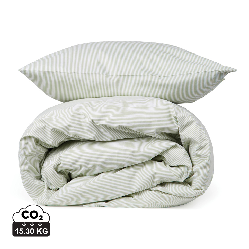 Couette et oreiller rayés vert clair pliés