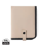Pochette beige avec bordure noire et bouton pression