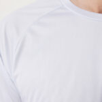 Gros plan t-shirt gris col rond
